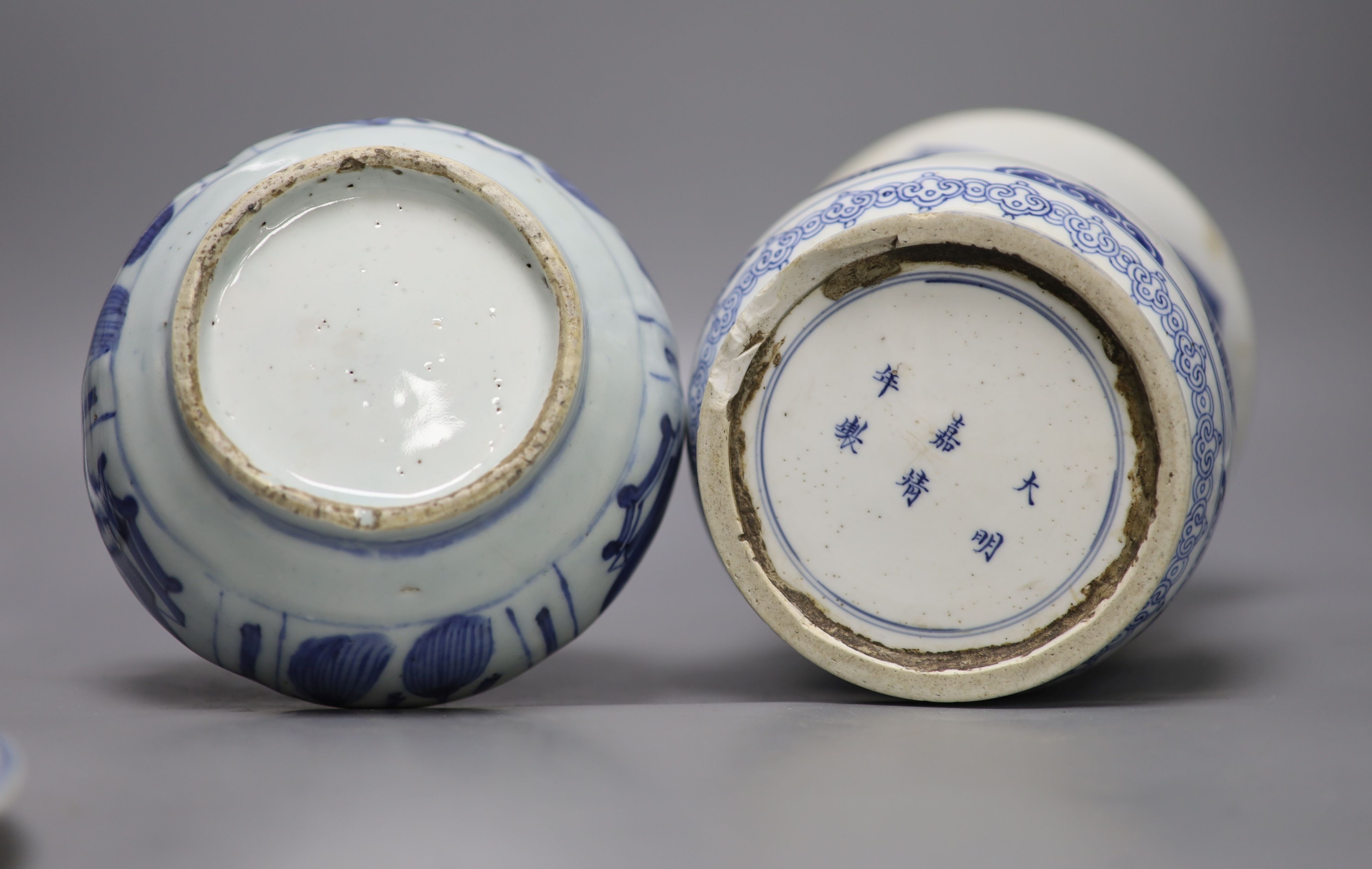 A study group of Chinese blue and white porcelain, 17th/18th century